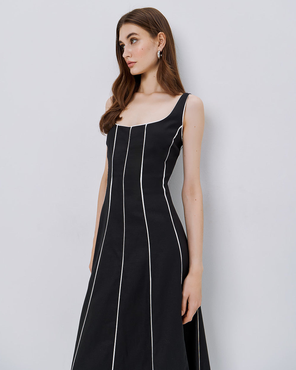 Robe Maxi Sans Manches à Détails Contrastants