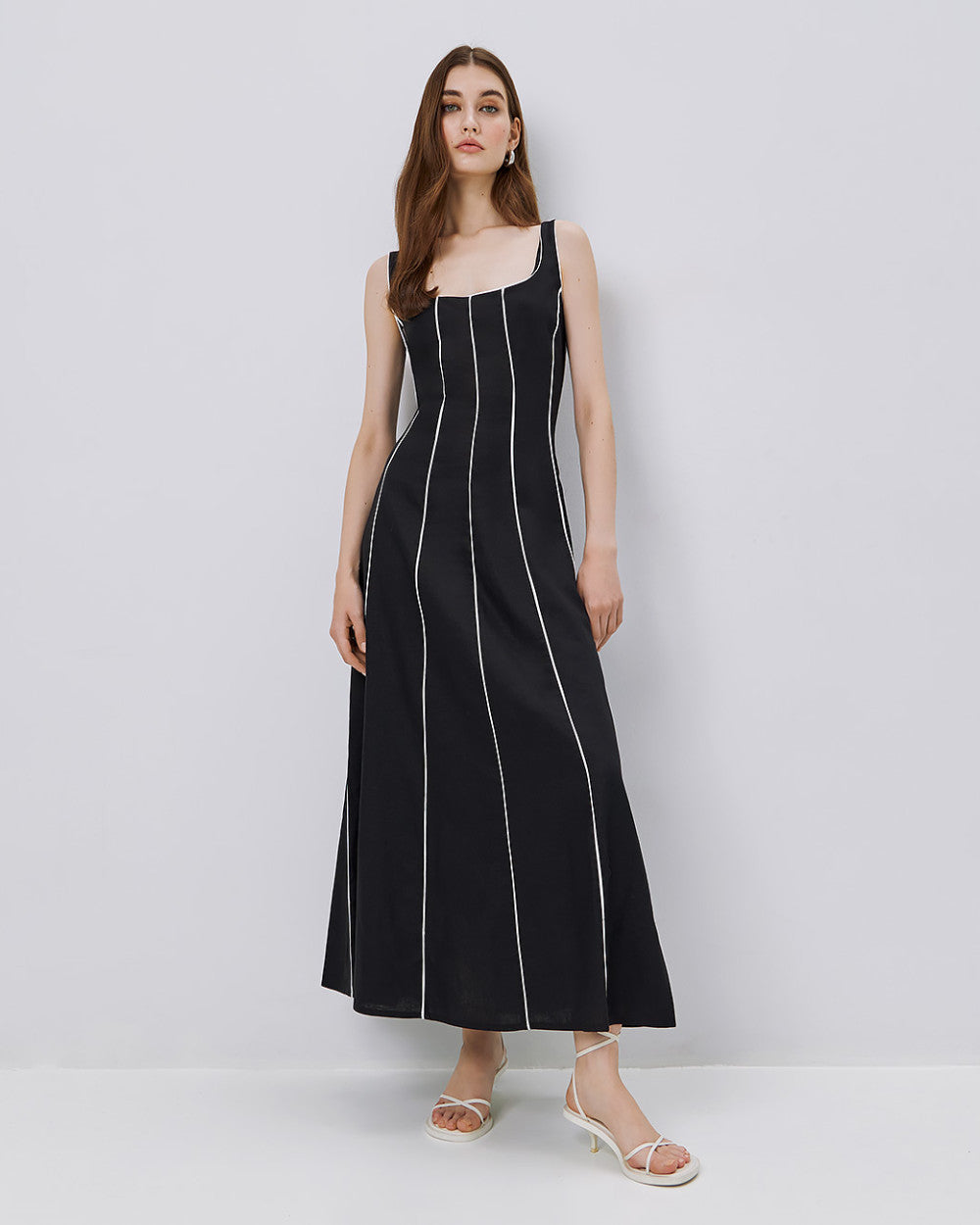 Robe Maxi Sans Manches à Détails Contrastants